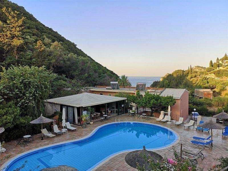 Mermaid Pool And Bar Παλαιοκαστρίτσα